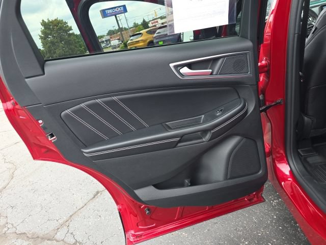 Used 2024 Ford Edge ST w/ Equipment Group 401A AWD/4WD image 29