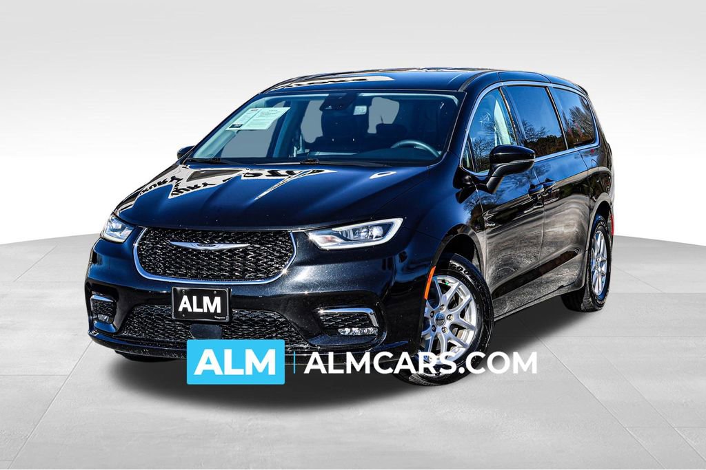 Used 2023 Chrysler Pacifica Touring-L image 1