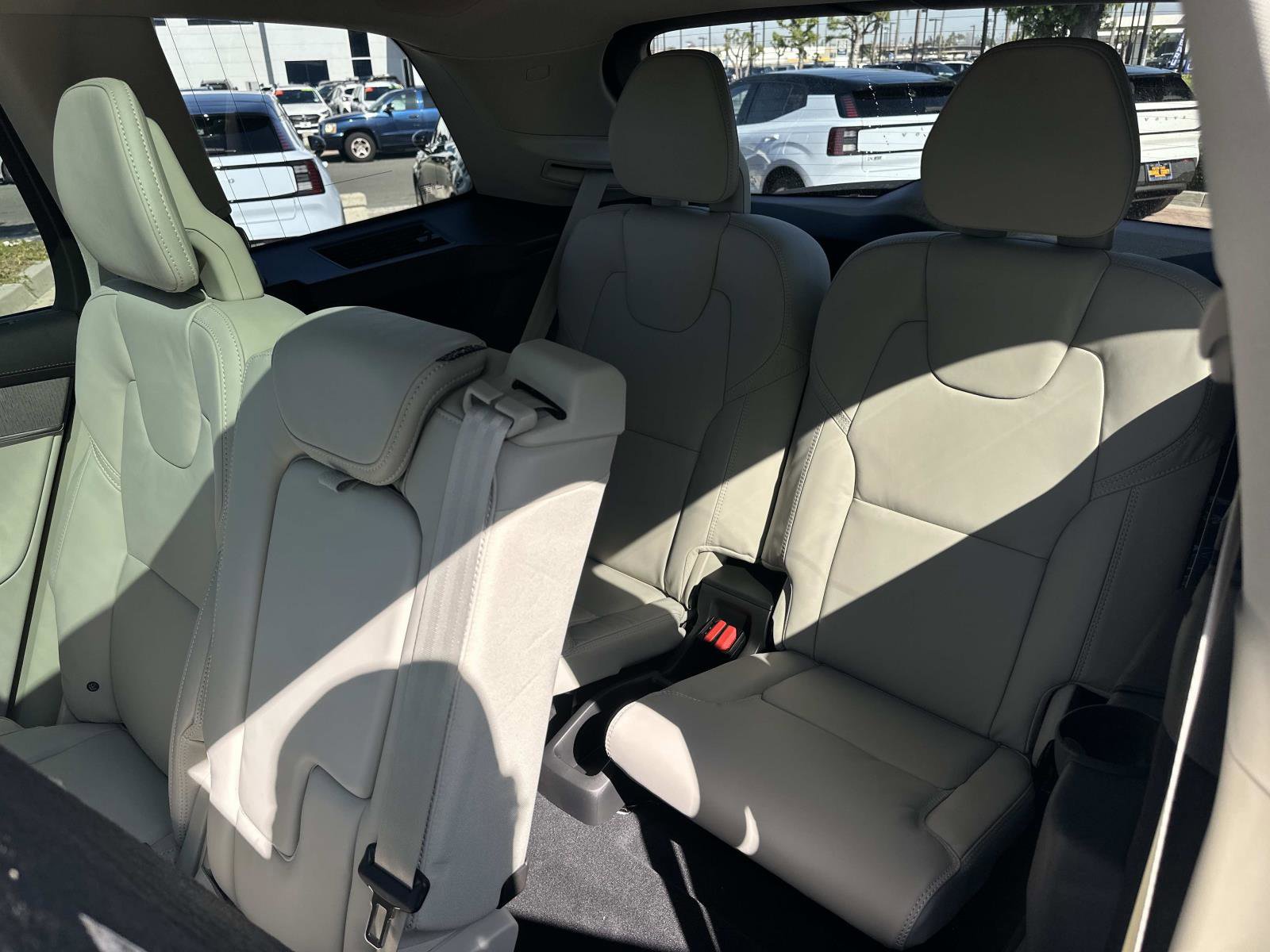 New 2026 Volvo XC90 B6 Ultra w/ Protection Package AWD/4WD image 18