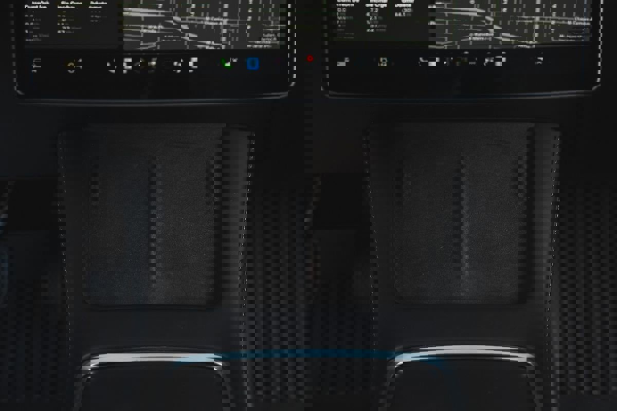 Used 2021 Tesla Model 3 Standard Range Plus image 24