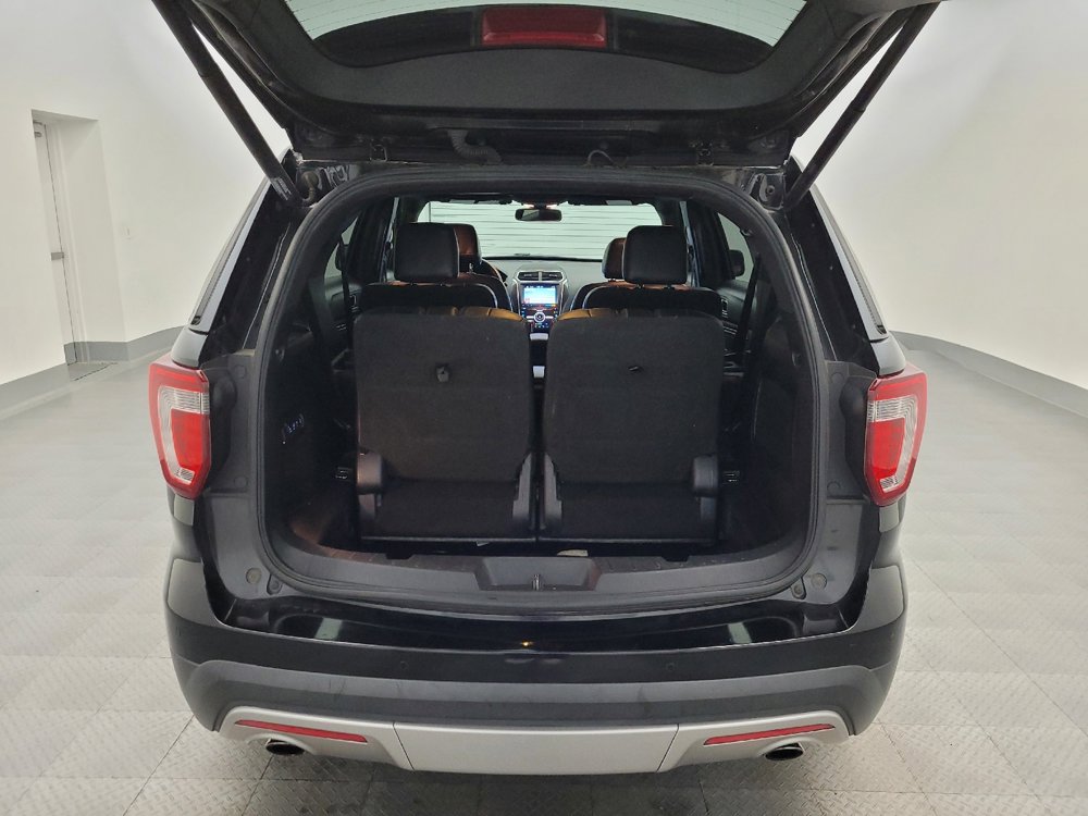 Used 2017 Ford Explorer Limited w/ Equipment Group 301A FWD image 29