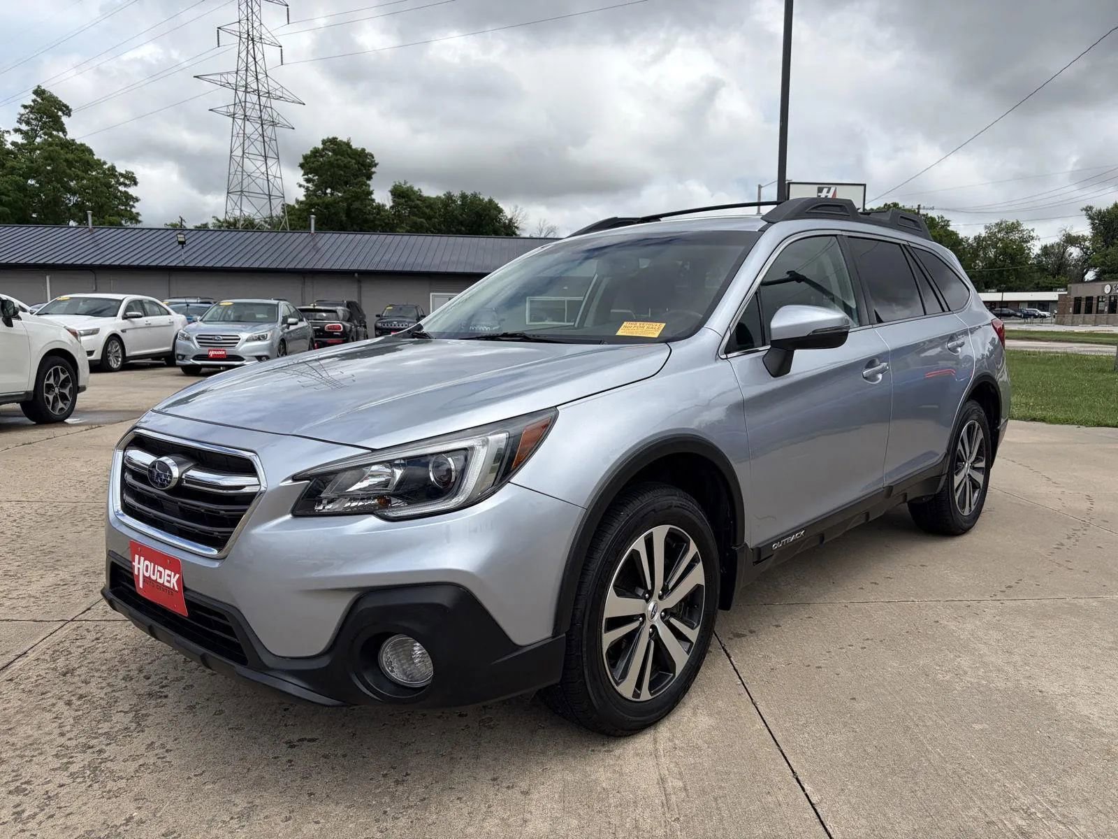 Used 2018 Subaru Outback 2.5i Limited w/ Protection Package #1 AWD/4WD image 3
