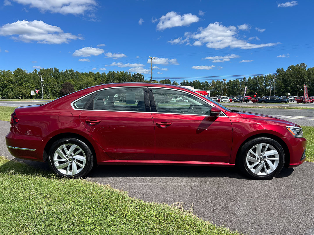 Used 2018 Volkswagen Passat 2.0T SE w/ SE Lighting Package FWD image 8