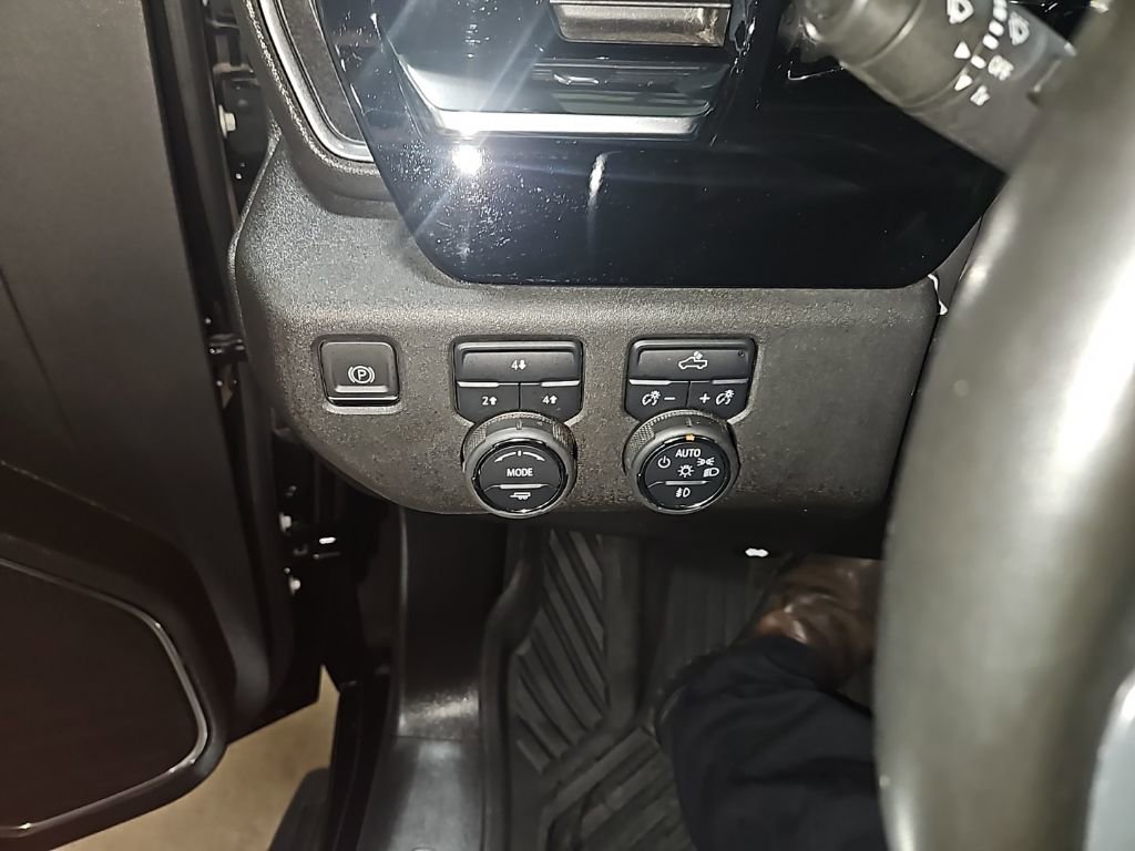 Used 2024 Chevrolet Silverado 2500 LT image 17