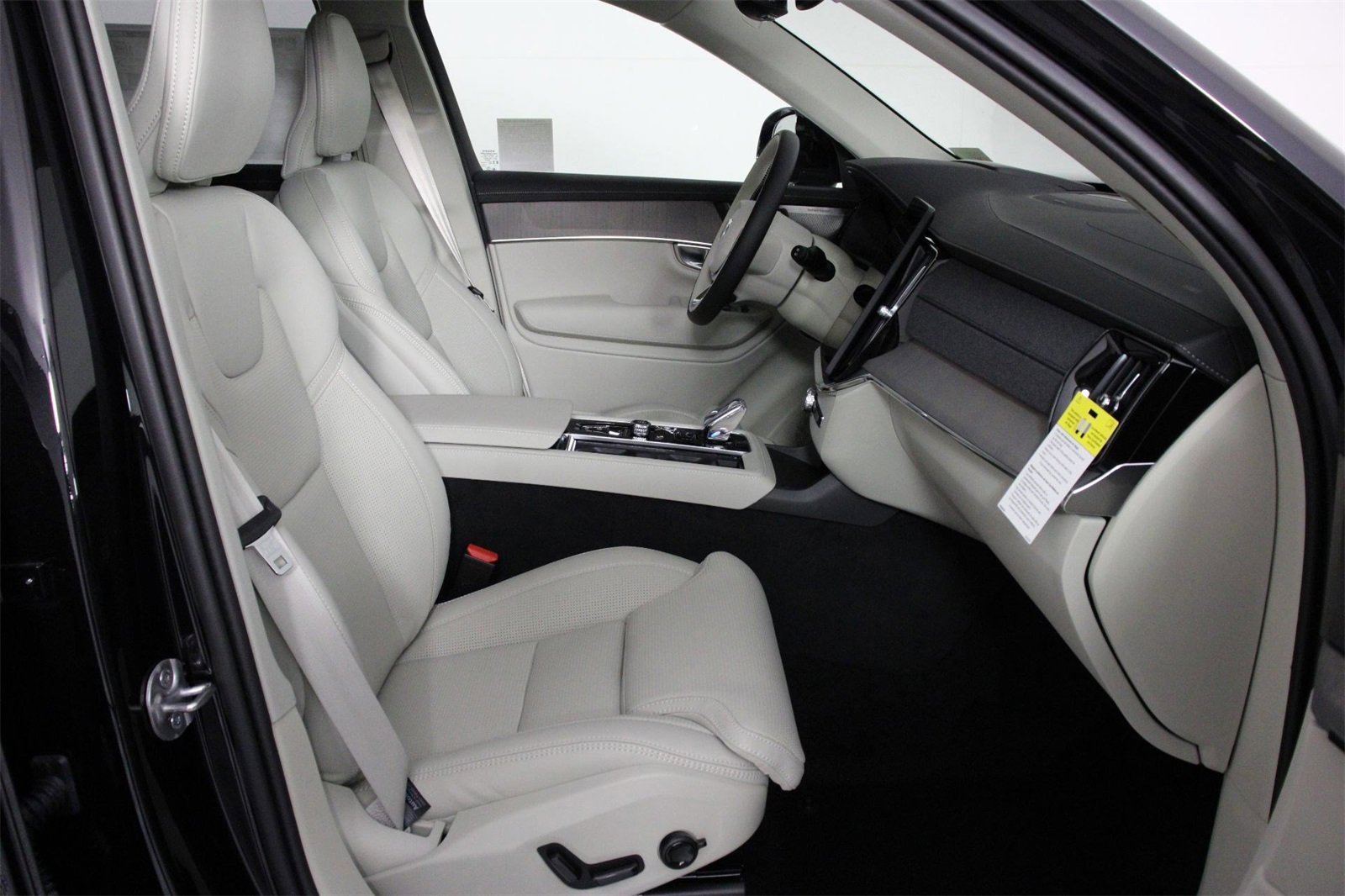 New 2026 Volvo XC90 B6 Ultra image 10