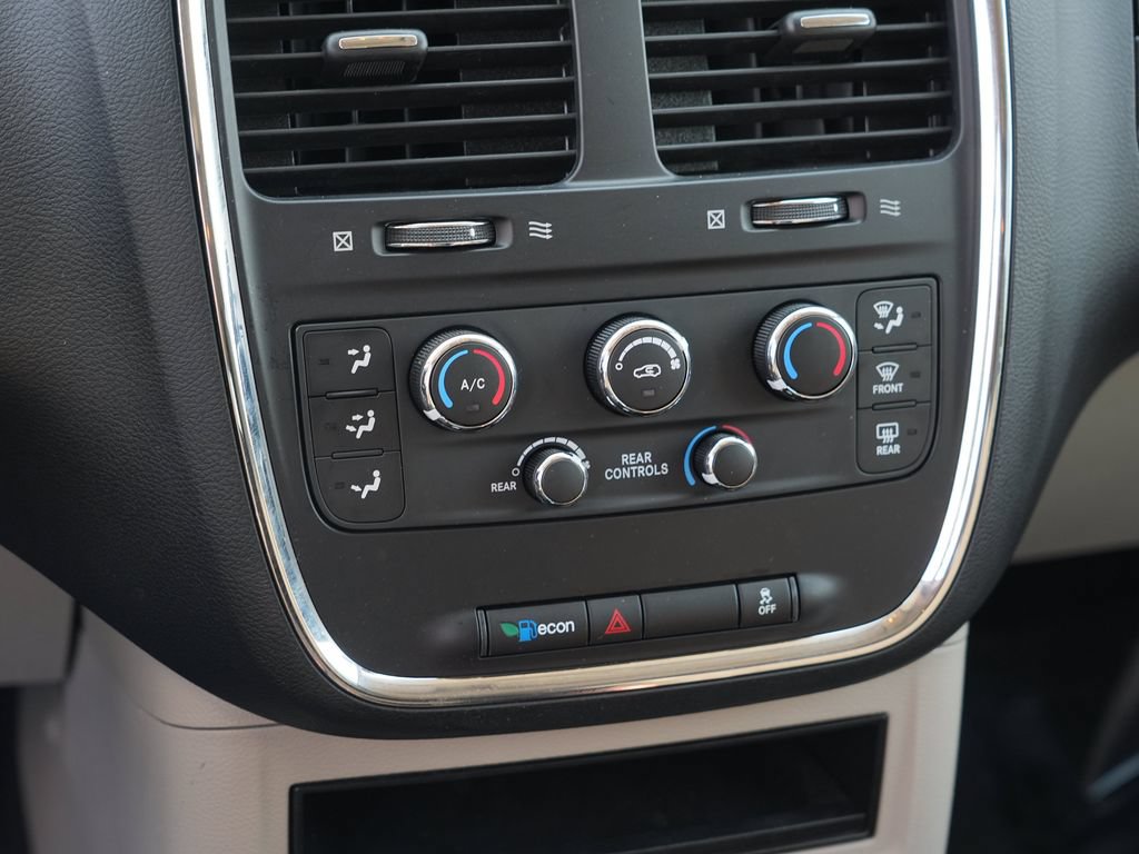 Used 2018 Dodge Grand Caravan SE w/ UConnect Hands-Free Group FWD image 22
