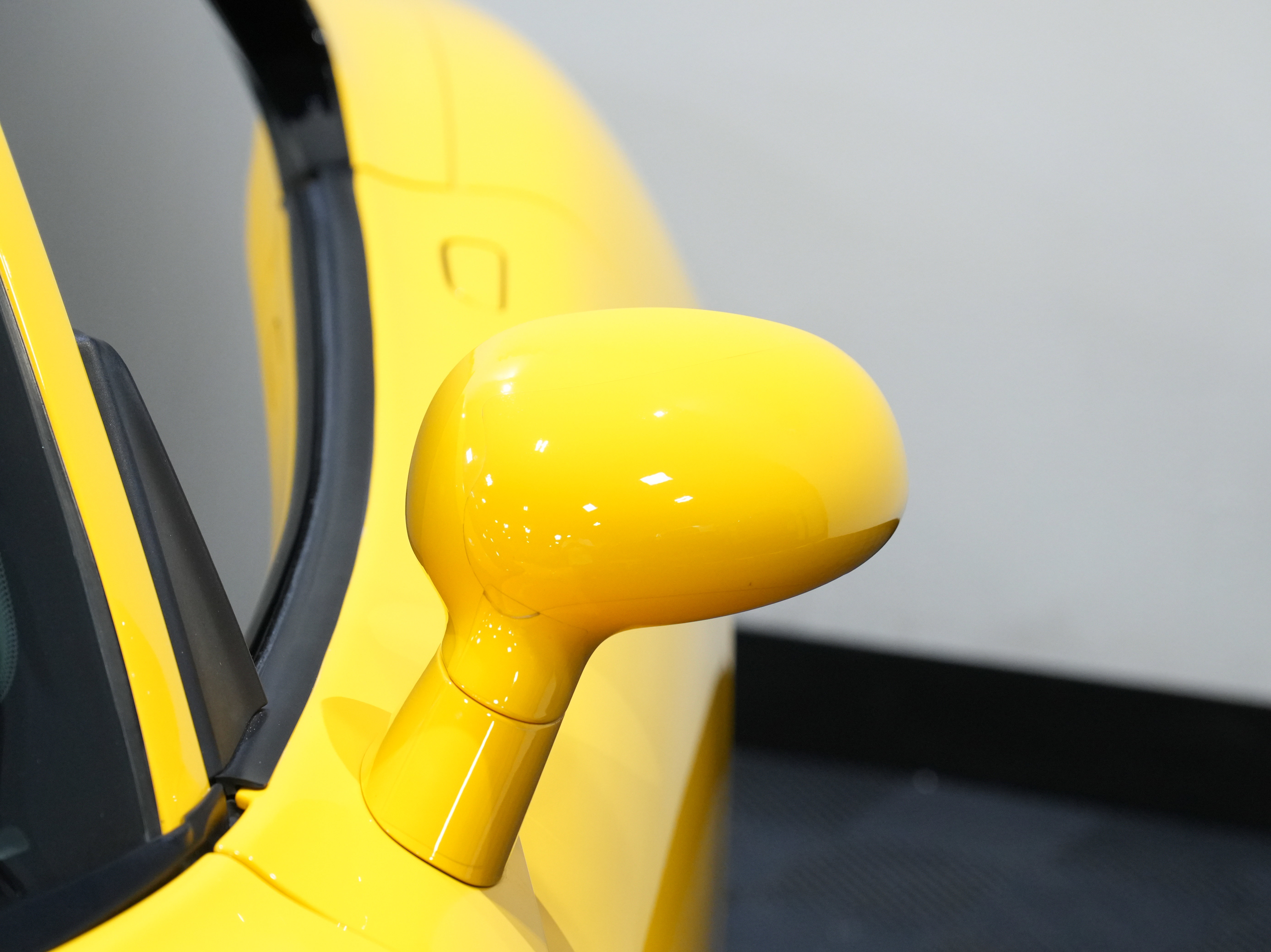 Used 2013 SRT Viper GTS w/ GTS Laguna Interior Pkg image 11