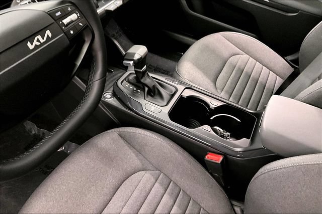 Used 2025 Kia K4 EX FWD image 16