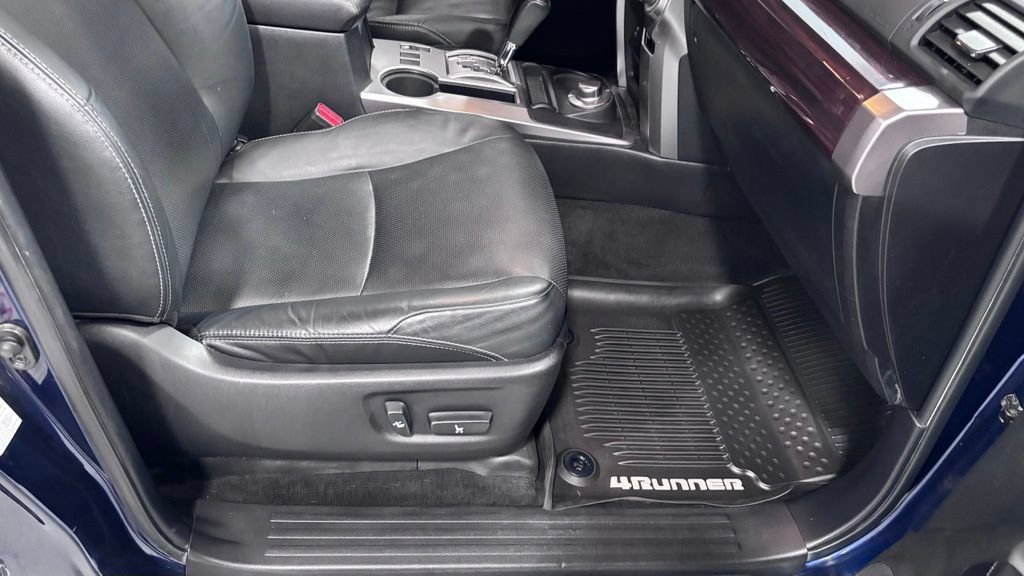 Used 2017 Toyota 4Runner Limited AWD/4WD image 18
