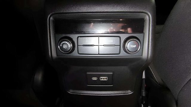 Used 2020 GMC Acadia SLE image 21