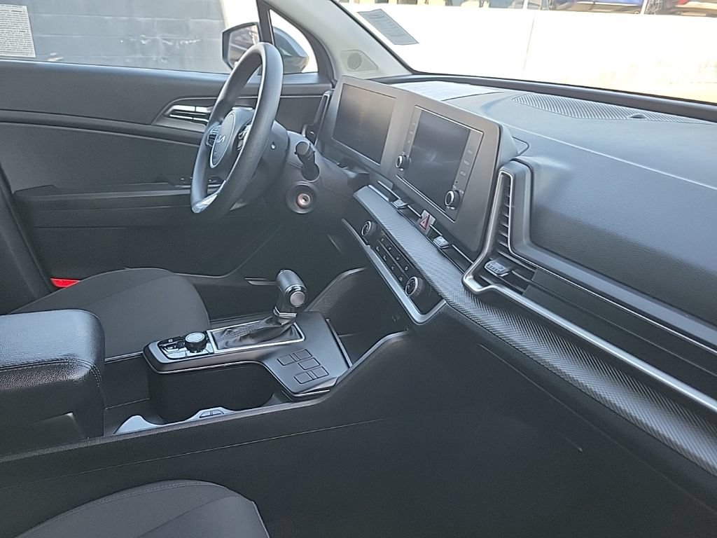Used 2023 Kia Sportage LX FWD image 41