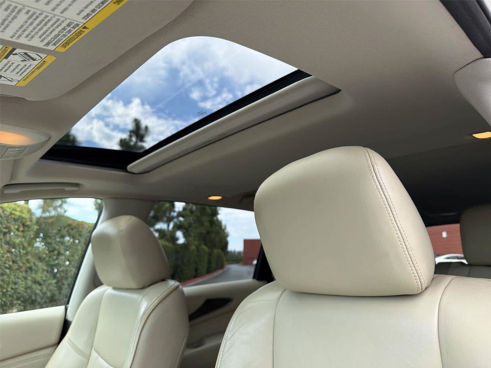 Used 2015 INFINITI QX60 Luxe w/ Premium Package AWD/4WD image 41