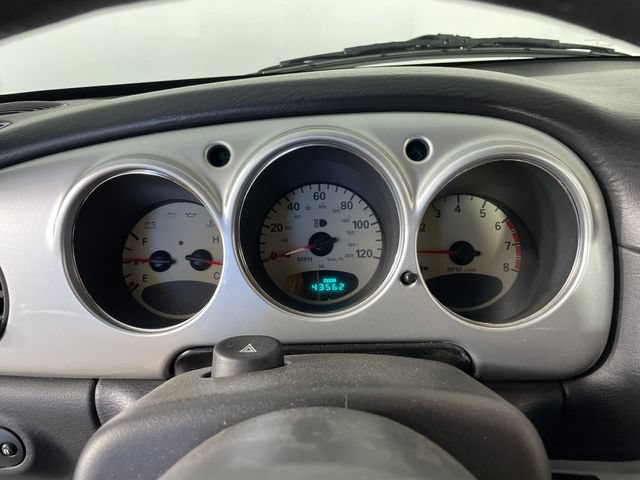 Used 2005 Chrysler PT Cruiser Touring FWD image 5