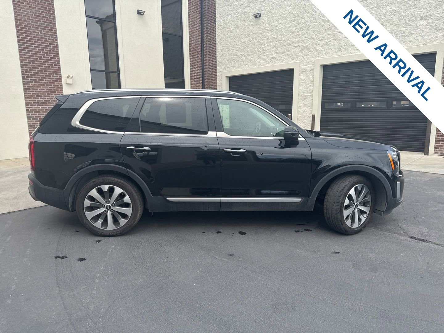 Used 2020 Kia Telluride S w/ S 8 Passenger Seating Package image 8