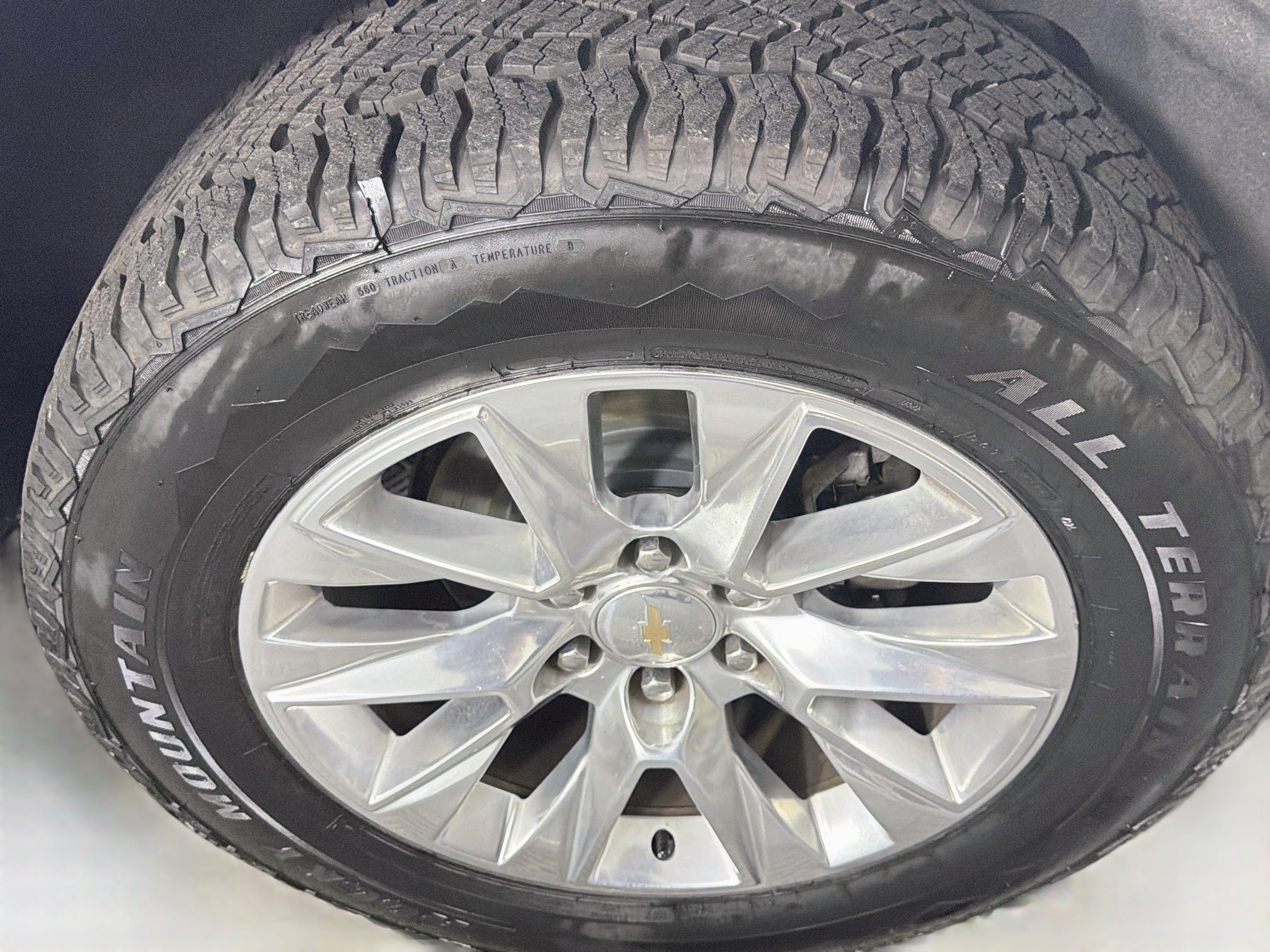 Used 2023 Chevrolet Suburban Premier RWD image 11