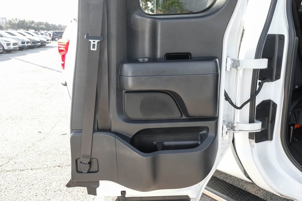 Used 2017 Nissan Titan SV image 39