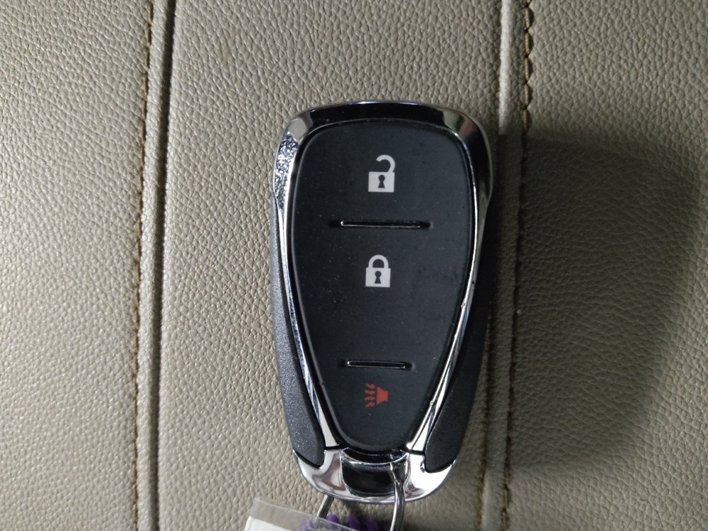 Used 2023 Chevrolet Traverse LS FWD image 32