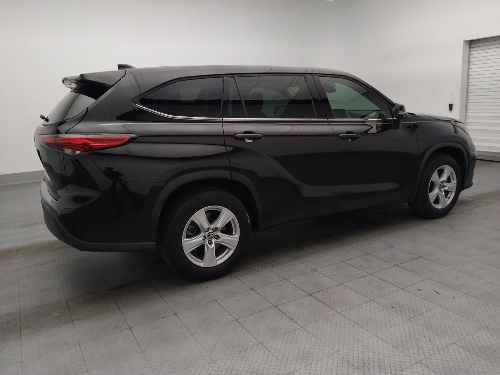 Used 2021 Toyota Highlander L FWD image 10