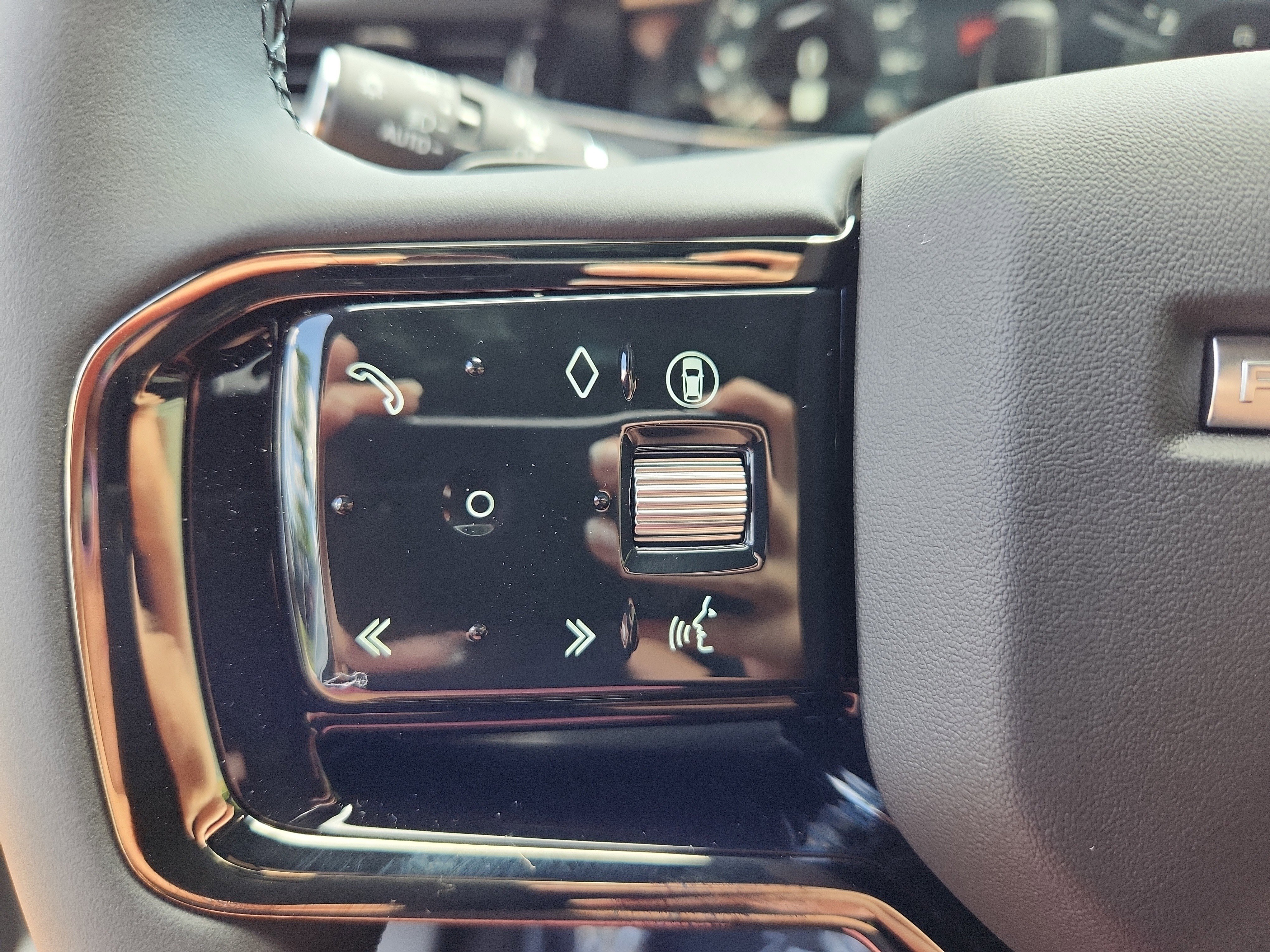 Used 2026 Land Rover Range Rover Evoque S image 19