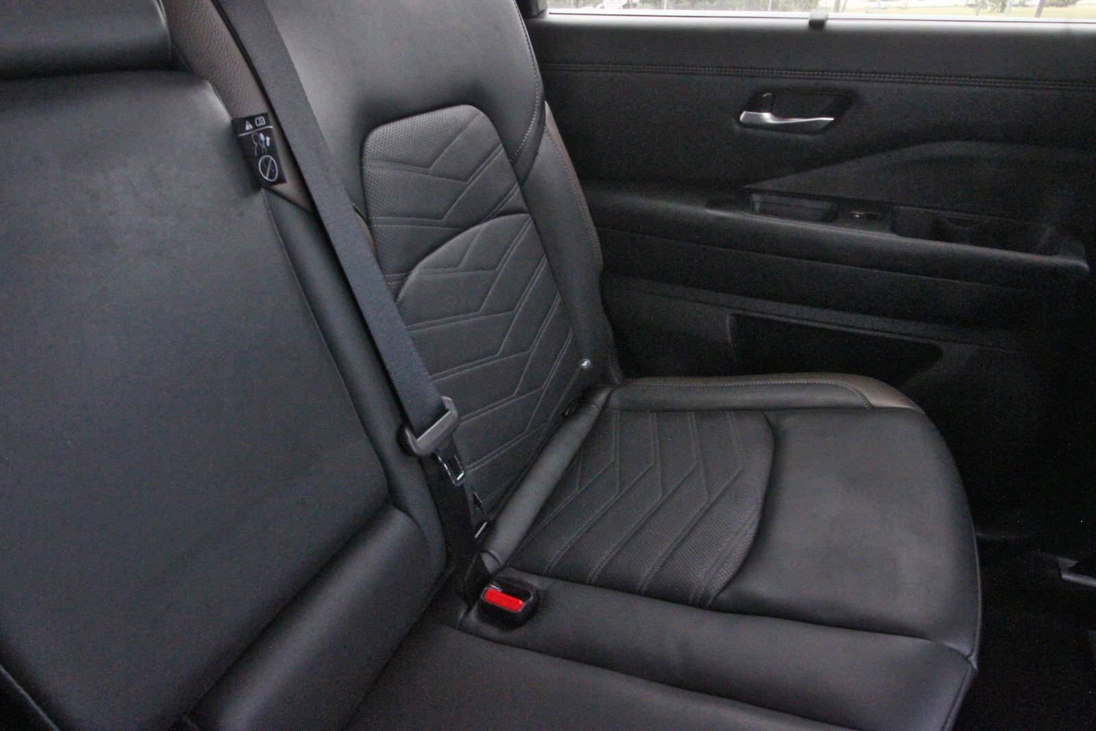Certified 2025 Nissan Pathfinder Platinum AWD/4WD image 16