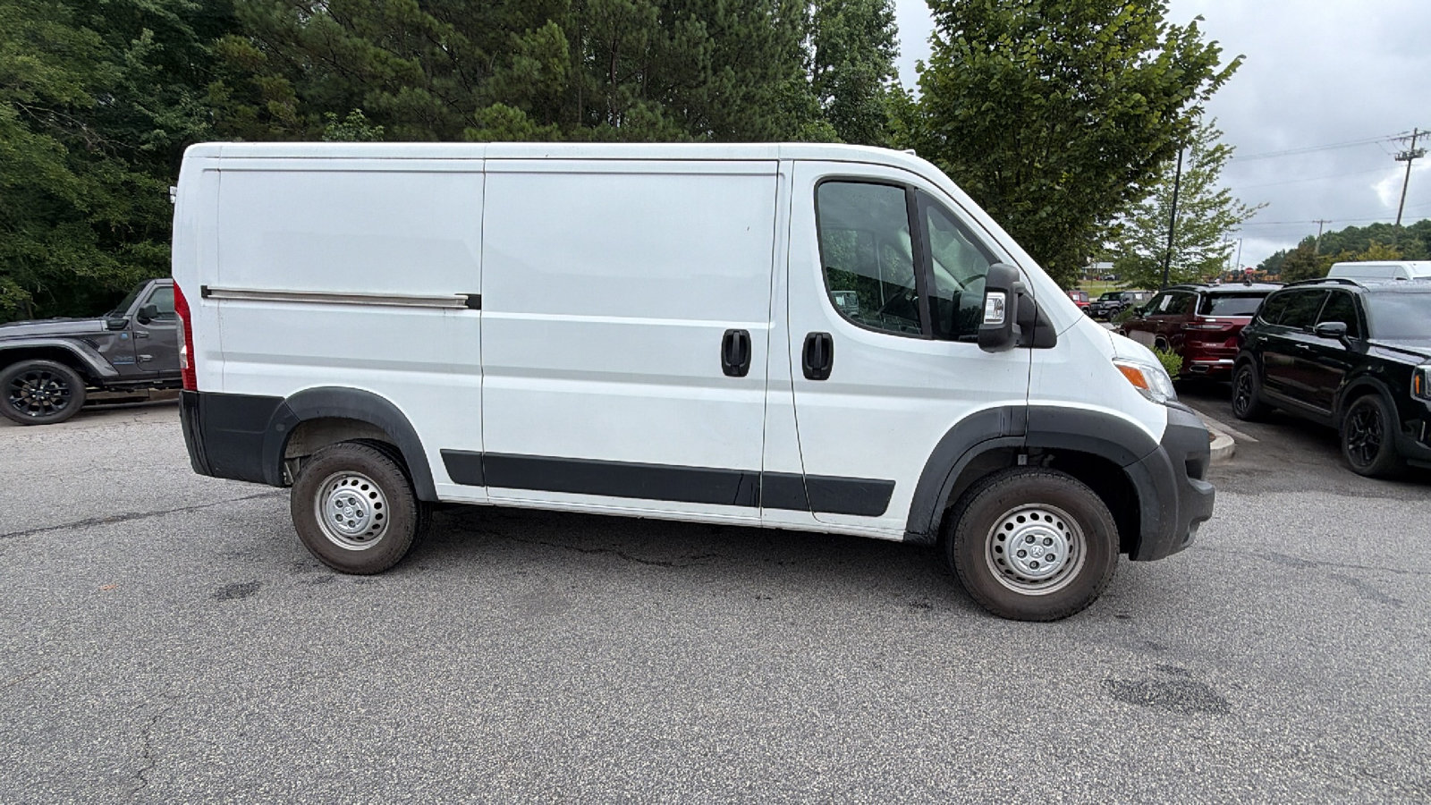 Used 2025 RAM ProMaster 2500 FWD image 7