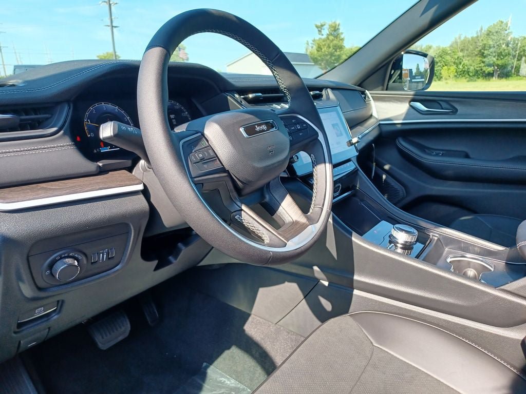 New 2026 Jeep Grand Cherokee L 4WD image 12