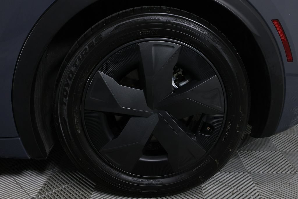 Used 2025 Toyota Prius LE FWD image 35