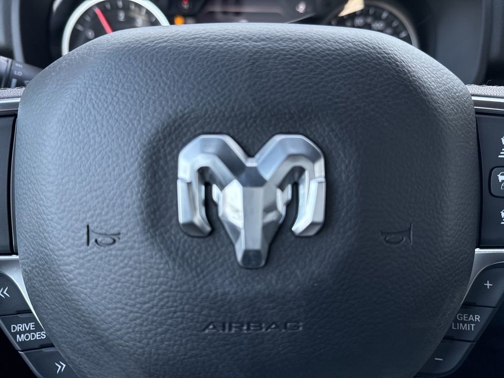 New 2026 RAM 1500 4x4 Crew Cab image 7