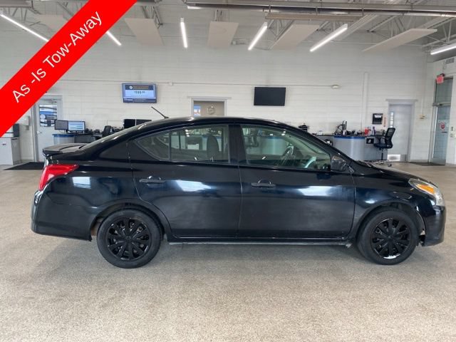 Used 2019 Nissan Versa SV FWD image 4