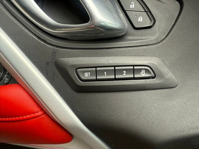 Used 2018 Chevrolet Camaro SS RWD image 33