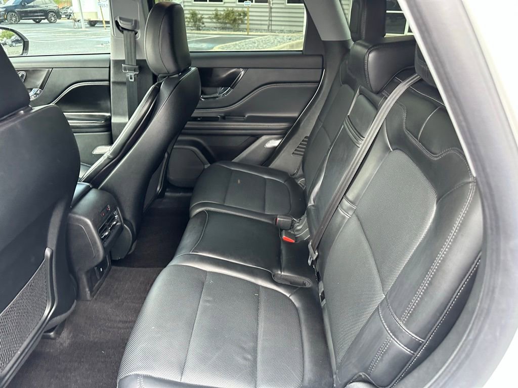 Used 2022 Lincoln Corsair Reserve w/ Luxury Package FWD image 16