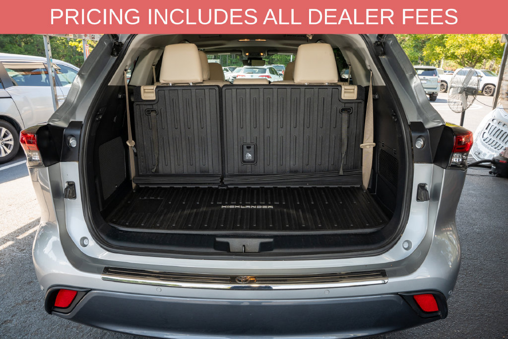 Used 2023 Toyota Highlander Limited FWD image 5