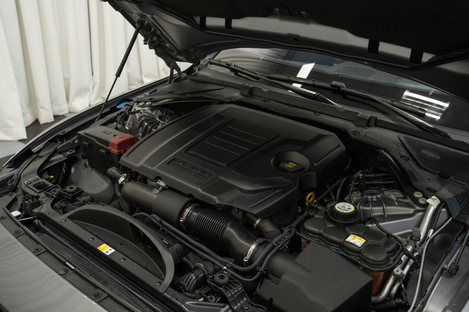 Used 2020 Jaguar XE S image 43