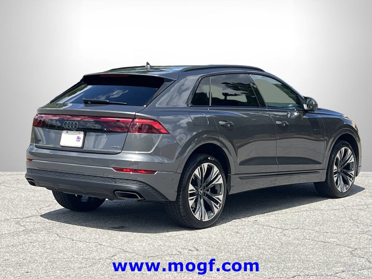 Used 2025 Audi Q8 Premium AWD/4WD image 3