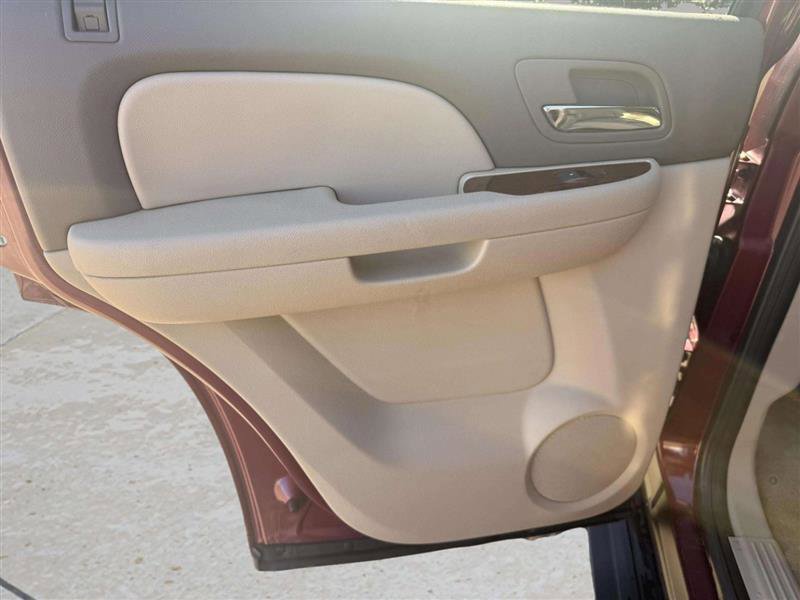 Used 2011 GMC Yukon SLT w/ SLT-2 Equipment Package image 19