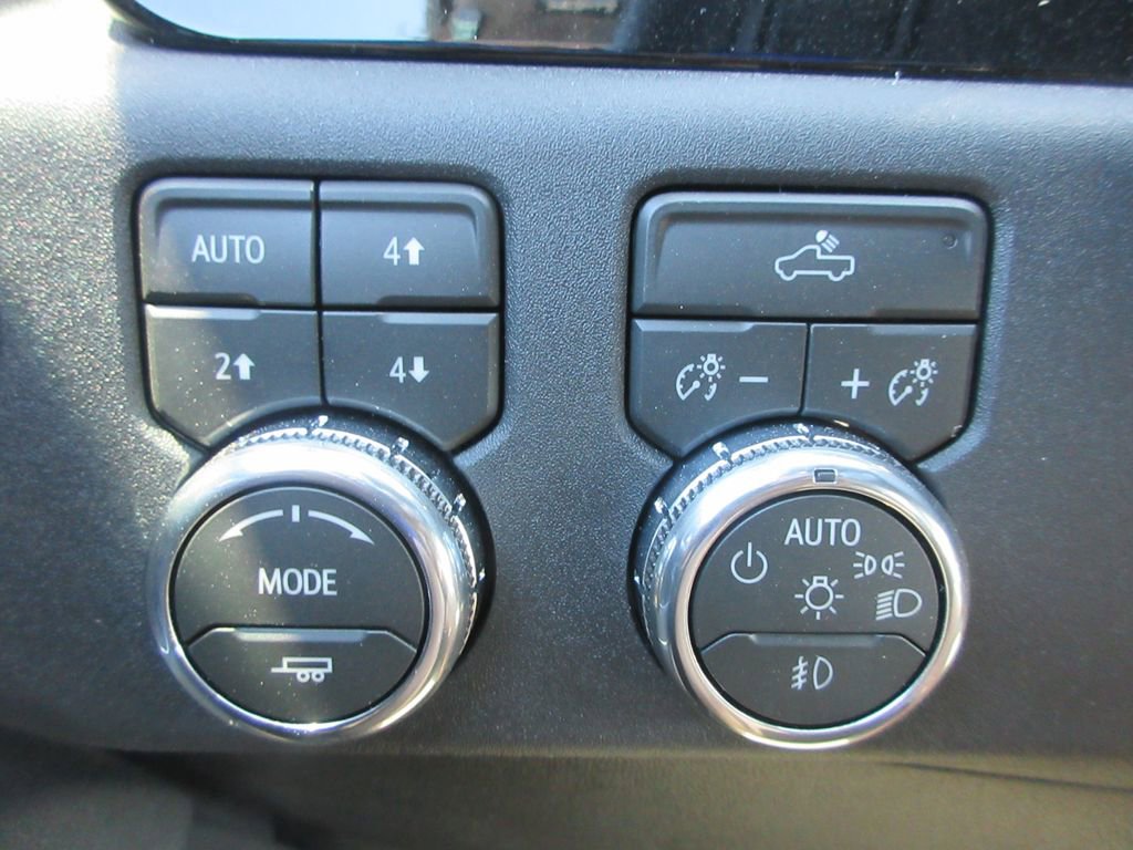 New 2026 GMC Sierra 2500 SLE w/ SLE Value Package; AWD/4WD image 17