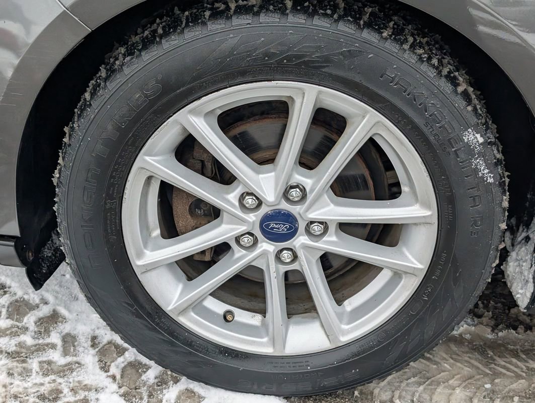 Used 2017 Ford Focus SE w/ Cold Weather Package image 17