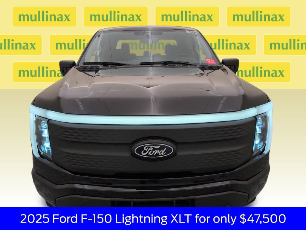 Used 2025 Ford F150 Lightning XLT image 15