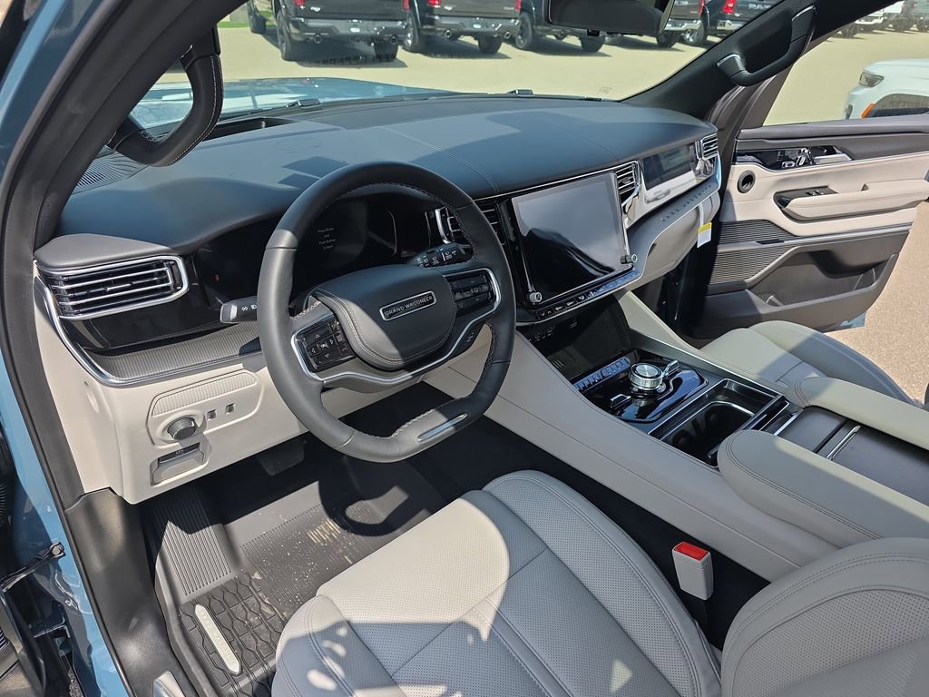 New 2026 Jeep Grand Wagoneer L Summit image 18
