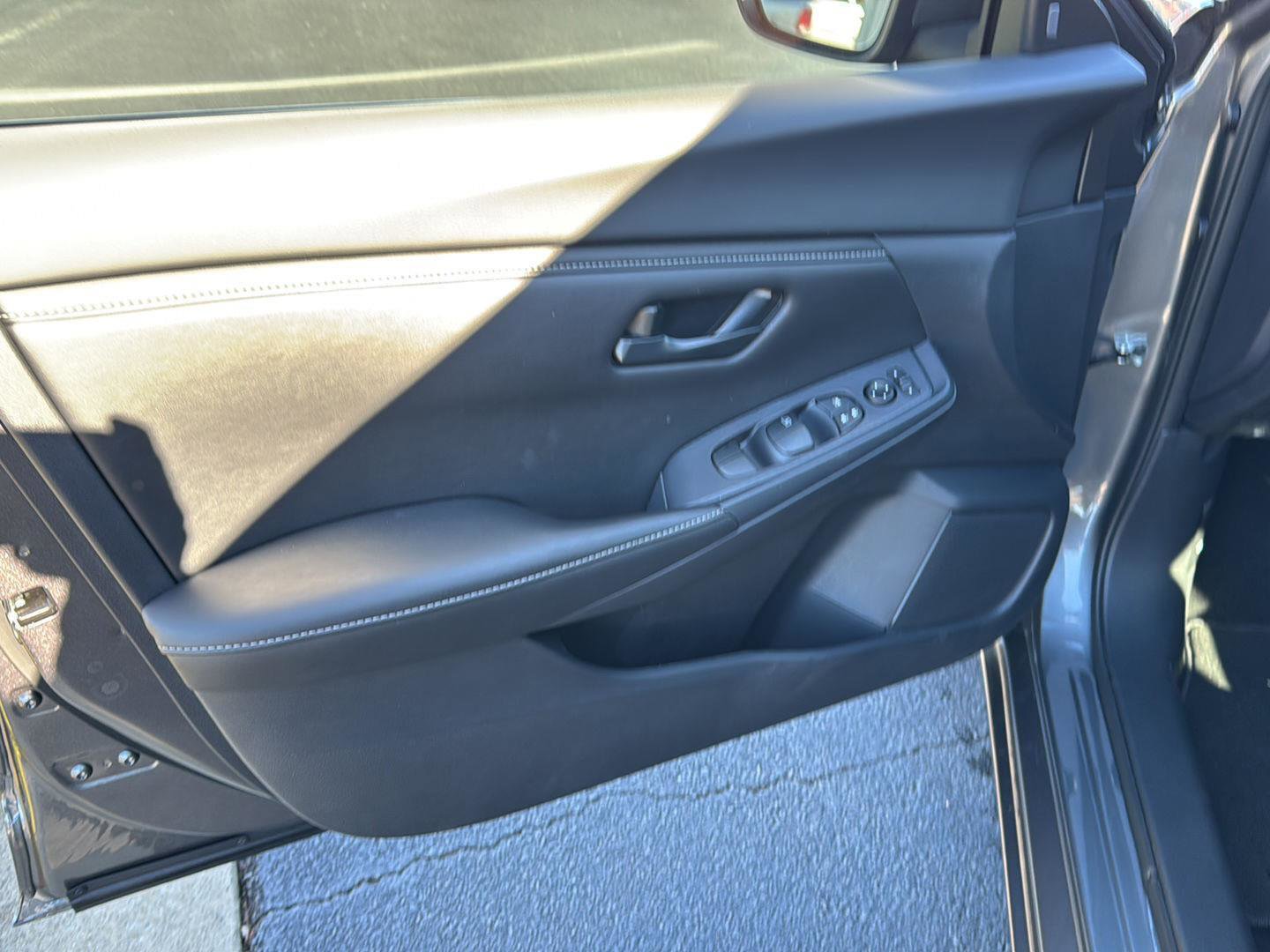 Used 2025 Nissan Sentra S image 14