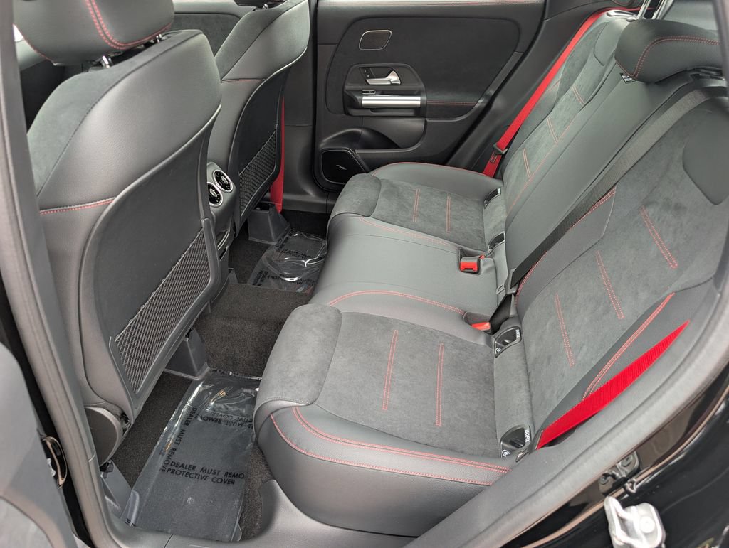 New 2026 Mercedes-Benz GLA 35 AMG 4MATIC image 32