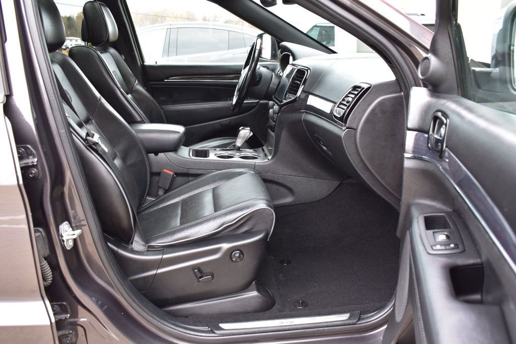 Used 2020 Jeep Grand Cherokee Overland image 17