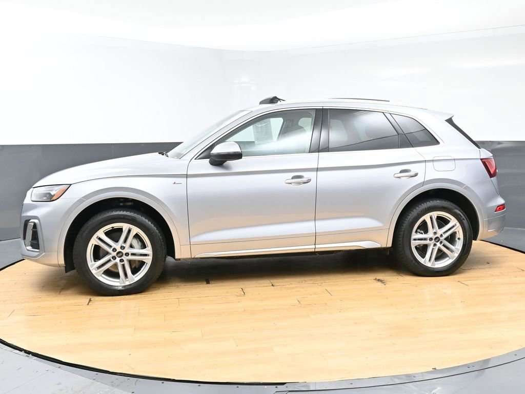 Used 2024 Audi Q5 e Premium w/ Convenience Package AWD/4WD image 6