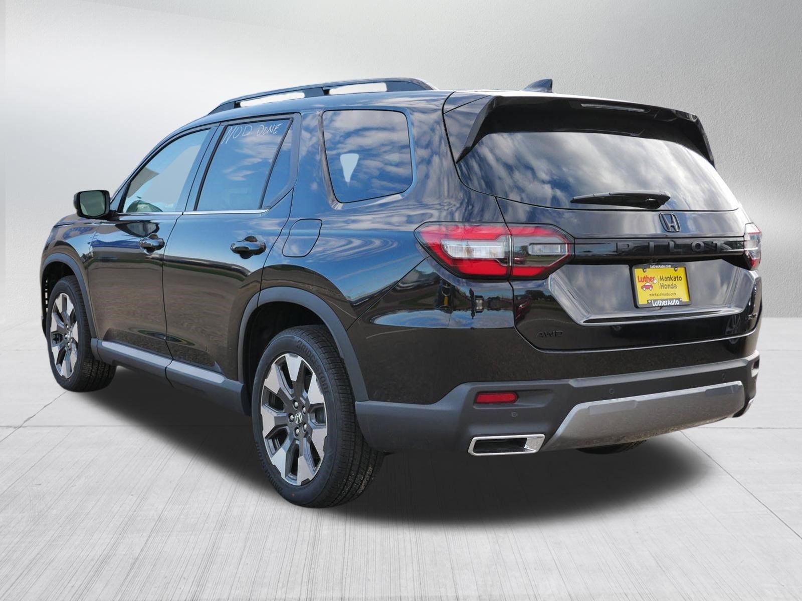 New 2026 Honda Pilot Elite image 3