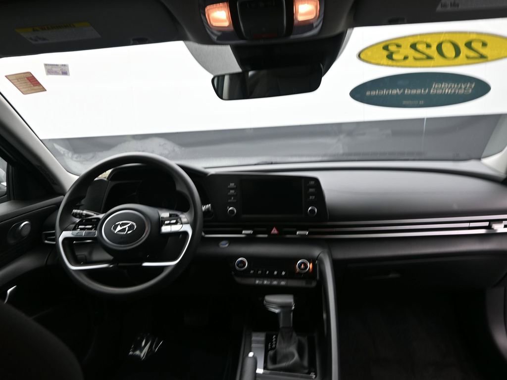 Used 2023 Hyundai Elantra SEL w/ Preferred Accessory Package image 12