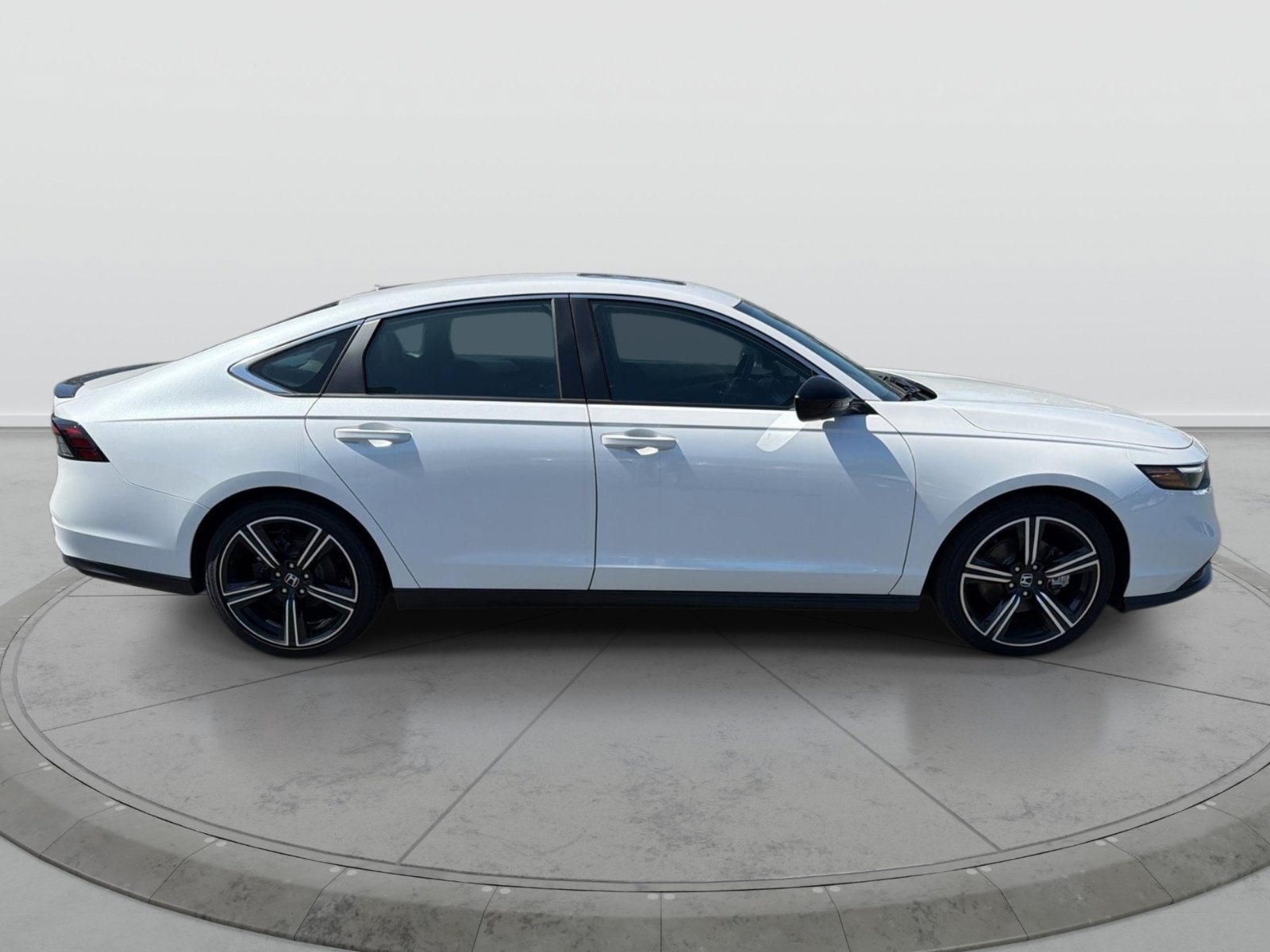 Used 2025 Honda Accord Sport image 8