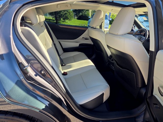 Used 2024 Lexus ES 350 w/ Premium Package FWD image 18
