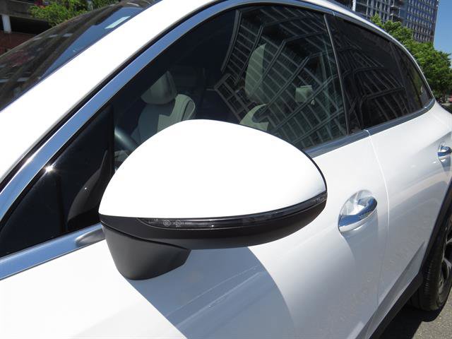 Used 2025 Mercedes-Benz GLC 350e 4MATIC image 25