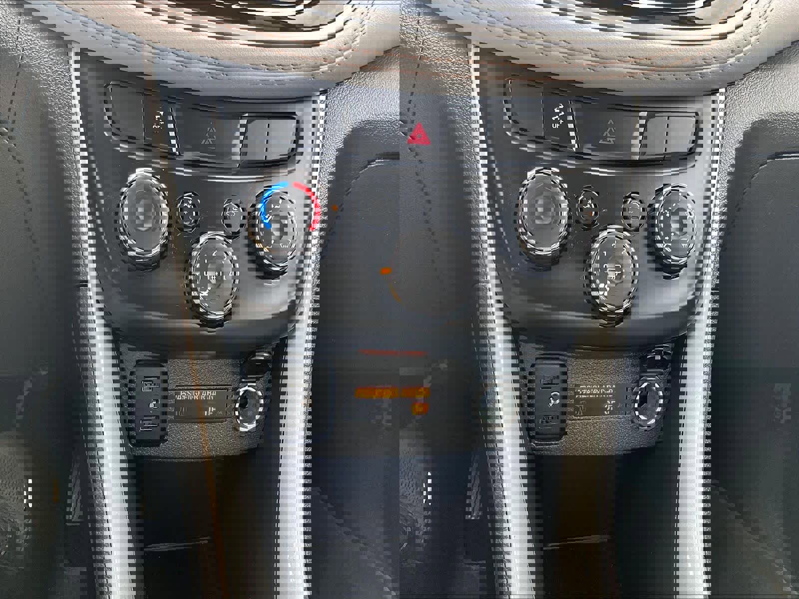 Used 2022 Chevrolet Trax LT w/ LT Convenience Package AWD/4WD image 25