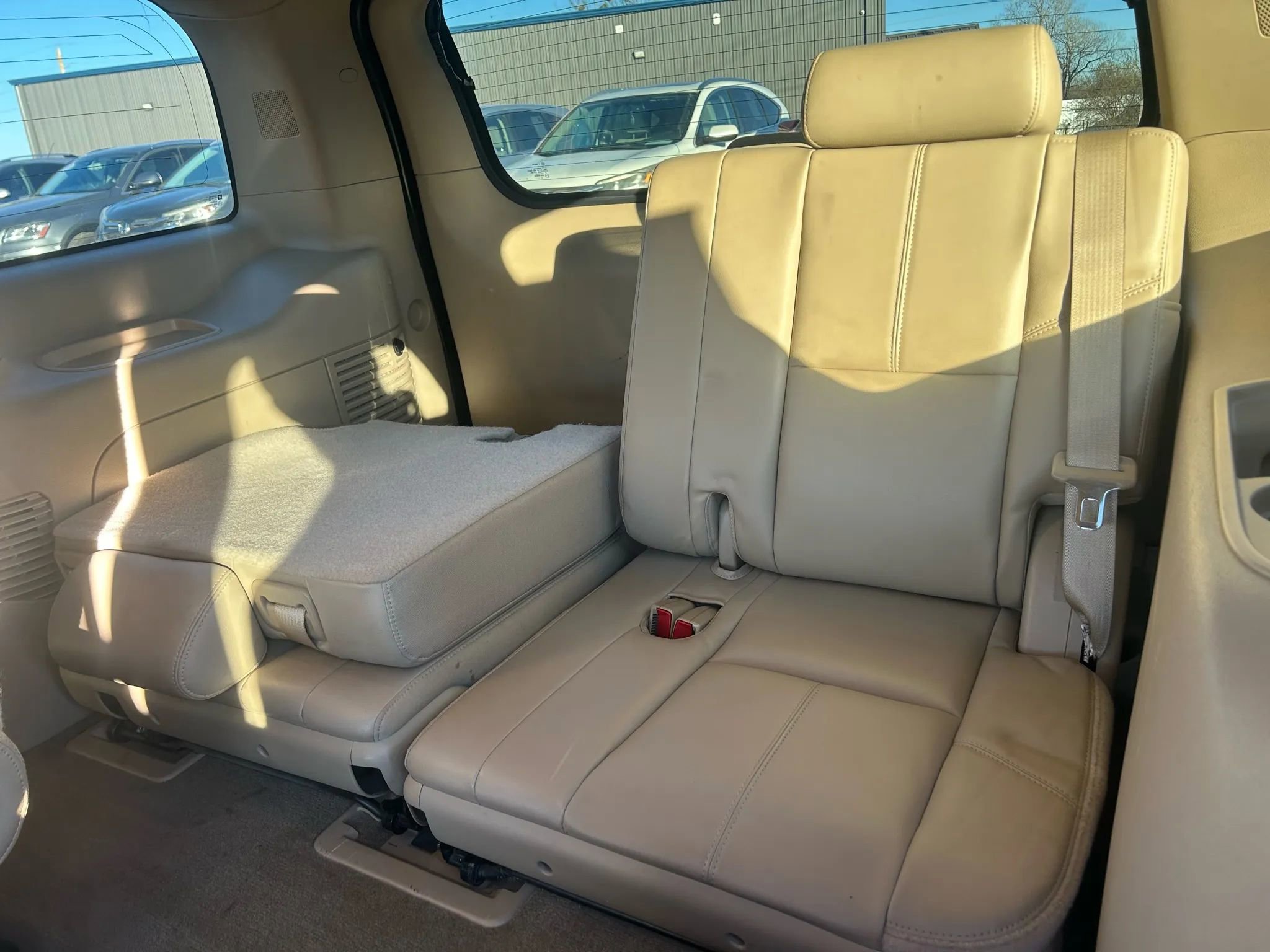 Used 2014 Chevrolet Tahoe LT w/ Luxury Package RWD image 27